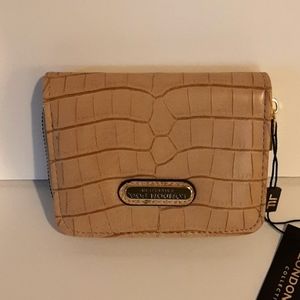 London Fog Wallet. SMOKE FREE HOME